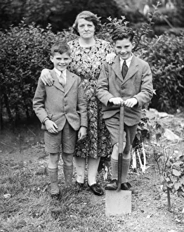 Brothers Prints: Peter and Lionel Holland, now lodging with Mrs Lang of Yelverton Road, Anfield, Liverpool