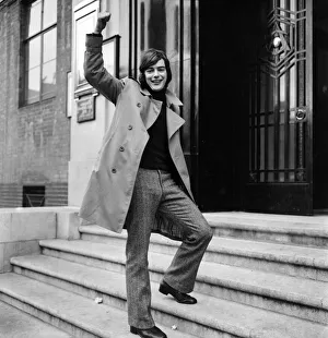 00251 Prints: Peter Marinello signs for Arsenal. Peter Marinello gives the thumb-up on his arrival