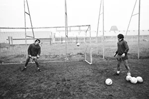 Peter Shilton, Tony Waddingtons record signing reported to Stoke FC ground for