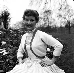 00899 Prints: Petula Clark modelling a white bolero. 1st June 1955
