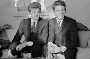 Phil (left) and Don Everly, American singing duo The Everly Brothers