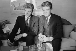 Phil (left) and Don Everly, American singing duo The Everly Brothers
