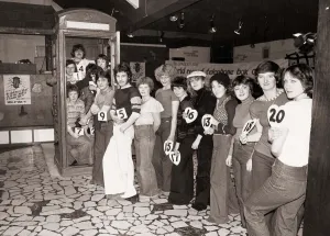 Queues Prints: Phone Box January 1978 20 hard pressed young people found themselves engaged in a