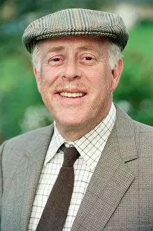 Images Dated 2nd August 1992: Photocall for new BBC production Keeping up Appearances. Clive Swift