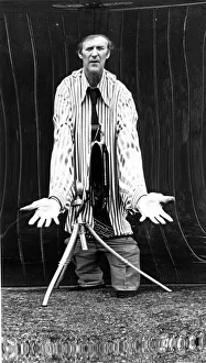 00186 Prints: Photograpy John Curtis October 1975 Photographer John Curtis standing in front of