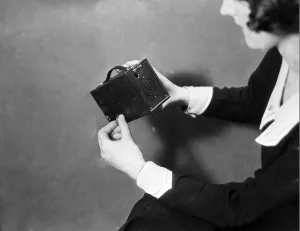 Light Prints: PICTURE 4 of the 14 SEQUENCE. The Box Camera - a series of pictures demonstrating how