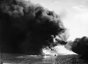 01452 Prints: Picture showing how Britain prepared a fiery reception for the Germans had they