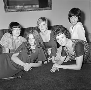 Images Dated 19th August 1973: Picture shows 4 actresses and their Voiceover Agency boss Marina Martin