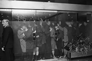 Picture shows the enormous crowd of teenagers outside the ARTV studios in Kingsway