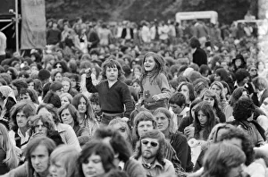 Picture shows the huge audience at London Hyde Park for a concert by Don Mclean - America