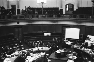 00457 Prints: (Picture shows) Inquiry into the Comet crashes held at Church House London