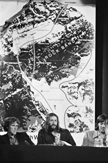 01332 Prints: Picture shows the press conference for the successful British Everest Expedition team