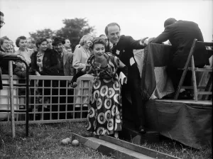 01423 Prints: Picture taken at The Garden Party, organised by The Sunday Pictorial Newspaper in June