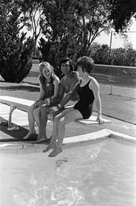 01369 Prints: Pictured in Las Vegas, Nevada are Janet Lovegrove and Gillian Mason