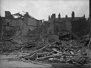 01472 Prints: A pile of rubble is all that remains of terrace housing off Farm Street, Hockley