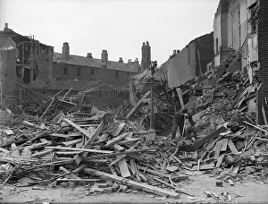 01472 Prints: A pile of rubble is all that remains of terrace housing off Farm Street, Hockley