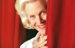 PIX HAROUN 14. 10. 99. HONOR BLACKMAN AT THE THEATRE ROYAL IN YORK -----