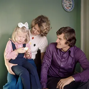 00267 Prints: Poland footballer Wlodzimierz Lubanski at home with his wife and daughter