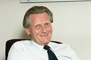 01300 Prints: Politician Michael Heseltine promoting his book The Challenge of Europe