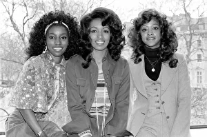 00076 Prints: Pop. The Three Degrees'. April 1976 S76-2059