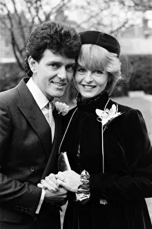 00705 Collection: Pop singer Alvin Stardust marries actress Lisa Goddard and the registry office in Wood