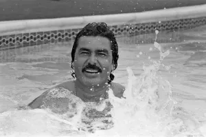 01366 Prints: Pop singer Englebert Humperdinck is the first person in Britain to install a unique