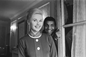 Miss World Prints: Pop singer Kenny Lynch with Elaine Miscall, New Zealand