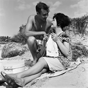 01201 Prints: Pop singer Marty Wilde and his 19-year-old wife Joyce on the beach at Shell Bay, Dorset