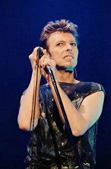 Images Dated 15th January 2016: Pop star David Bowie performing on stage during a concert at The Scottish Exhibition