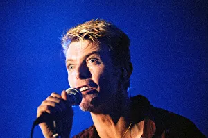 00904 Prints: Pop star David Bowie performing on stage during a concert at The Barrowlands in Glasgow