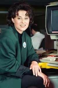 01385 Prints: Pop star Lisa Stansfield launches the new charity project Trading Places at the Daily