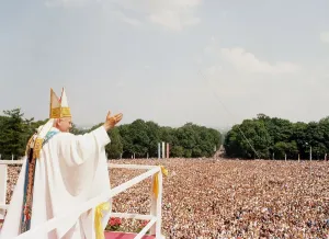 Pope John Paul II in Scotland June 1982 greeting the crowd