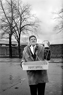 00027 Prints: Poppy seller Joe McGarry. November 1969 Z10812-004