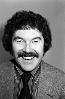 01022 Prints: Portrait of Dickie Davies, television sports commentator. February 1976