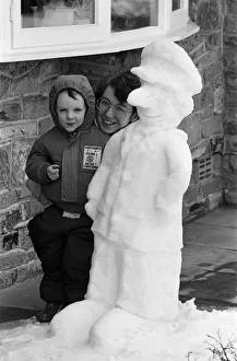 00573 Prints: It Postman Pat... Mrs Christine Dixon and two year-old Tristan with their special