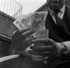One Pound Notes in 1968. Pictures originally taken for a consumer