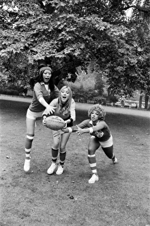 01489 Prints: Practice ahead of the rugby match between actresses and models sponsored by The Put