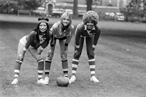 01489 Prints: Practice ahead of the rugby match between actresses and models sponsored by The Put