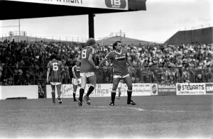 Pre Season Friendly. Glentoran v Manchester United. August 1982 MF08-19-015