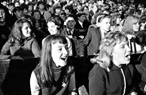 Premier of A Hard Days Night, crowds gather to catch sight of