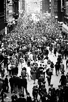 00396 Prints: Premier of A Hard Days Night, crowds gather to catch sight of