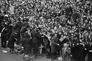 00396 Prints: Premier of A Hard Days Night, crowds gather to catch sight of