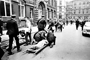 00396 Prints: Premier of A Hard Days Night, crowds gather to catch sight of