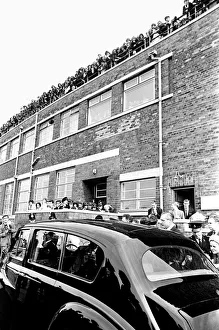 00396 Prints: Premier of A Hard Days Night, crowds gather to catch sight of
