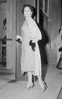 High Heels Prints: Premiere of the film The Barefoot Contessa Jeanne Crain actress arrives