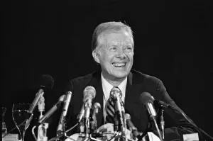 00910 Prints: Former President Jimmy Carter press conference at The Churchill Hotel. 25th October 1982