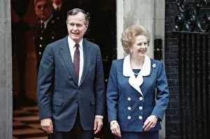 01292 Prints: President of the United States George Bush and Prime Minister Margaret Thatcher outside