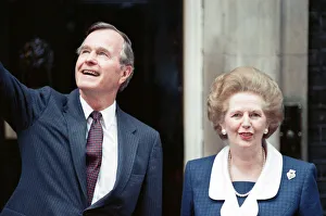01292 Prints: President of the United States George Bush and Prime Minister Margaret Thatcher outside