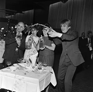 Drinks Prints: Press Reception held at the Royal Lancaster Hotel for Warren Mitchell, Una Stubbs