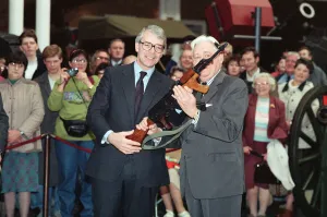 Prime Minister John Major with Field Marshal Lord Bramwall at the presentation to the PM